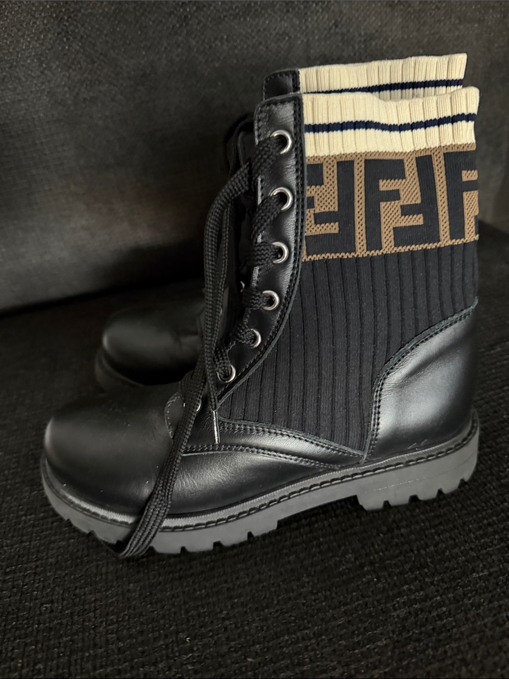 Fendi Kids Black Lace-Up Combat Boots size 33/ size 2 - Picture 4 of 5